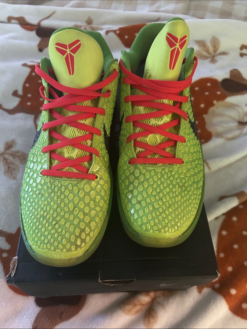 Nike Kids' Neon Green and Red Low-Top Sneakers